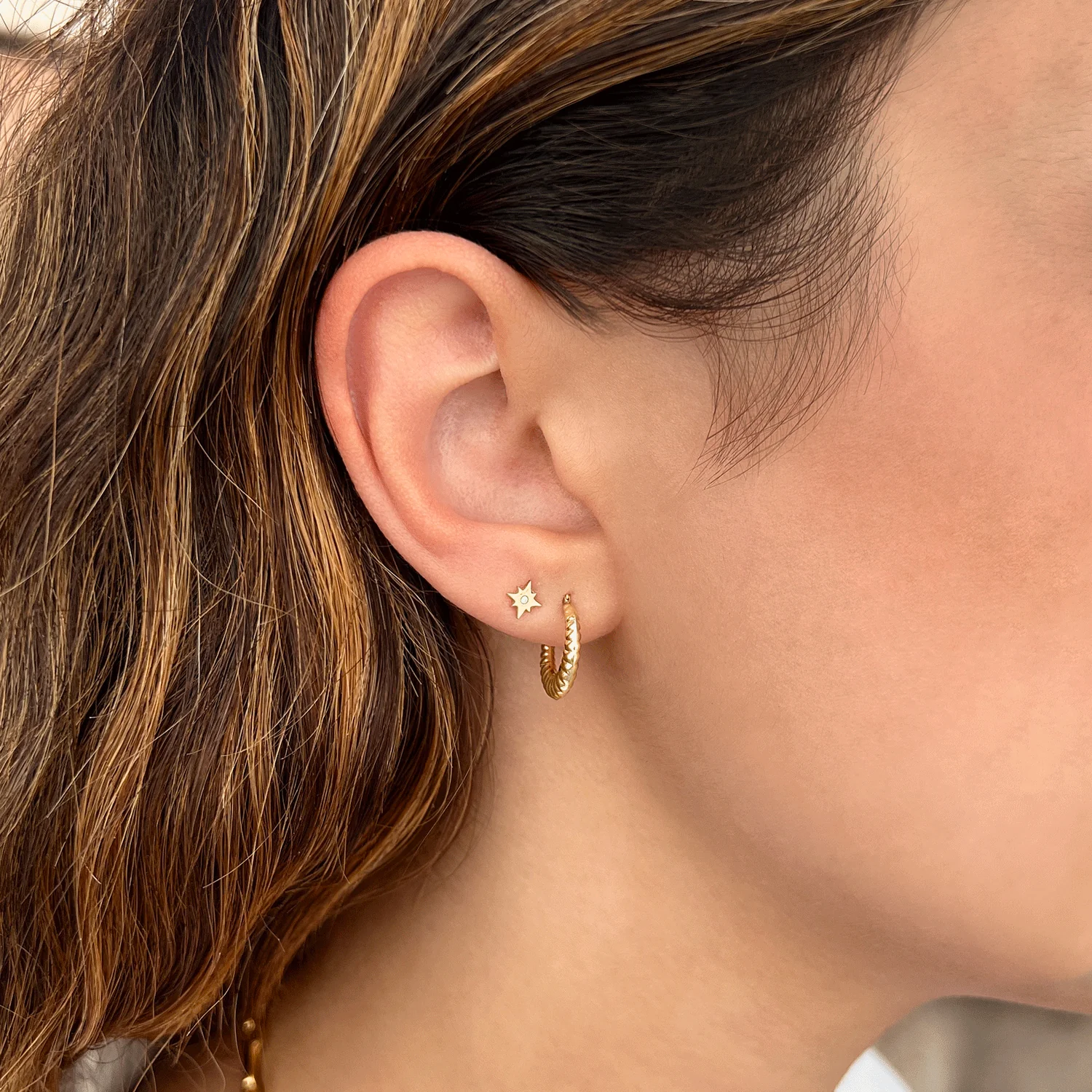 Linea Tapered Hoop Earrings - Image 3